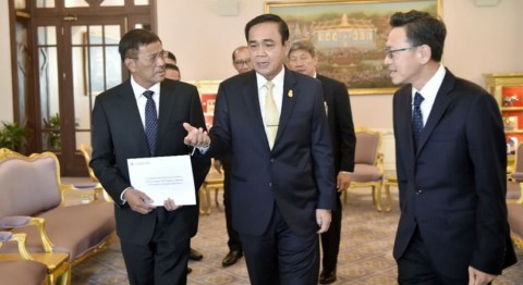 PM Thailand Serahkan Bantuan Rp2,3 Miliar untuk Korban Tsunami Palu