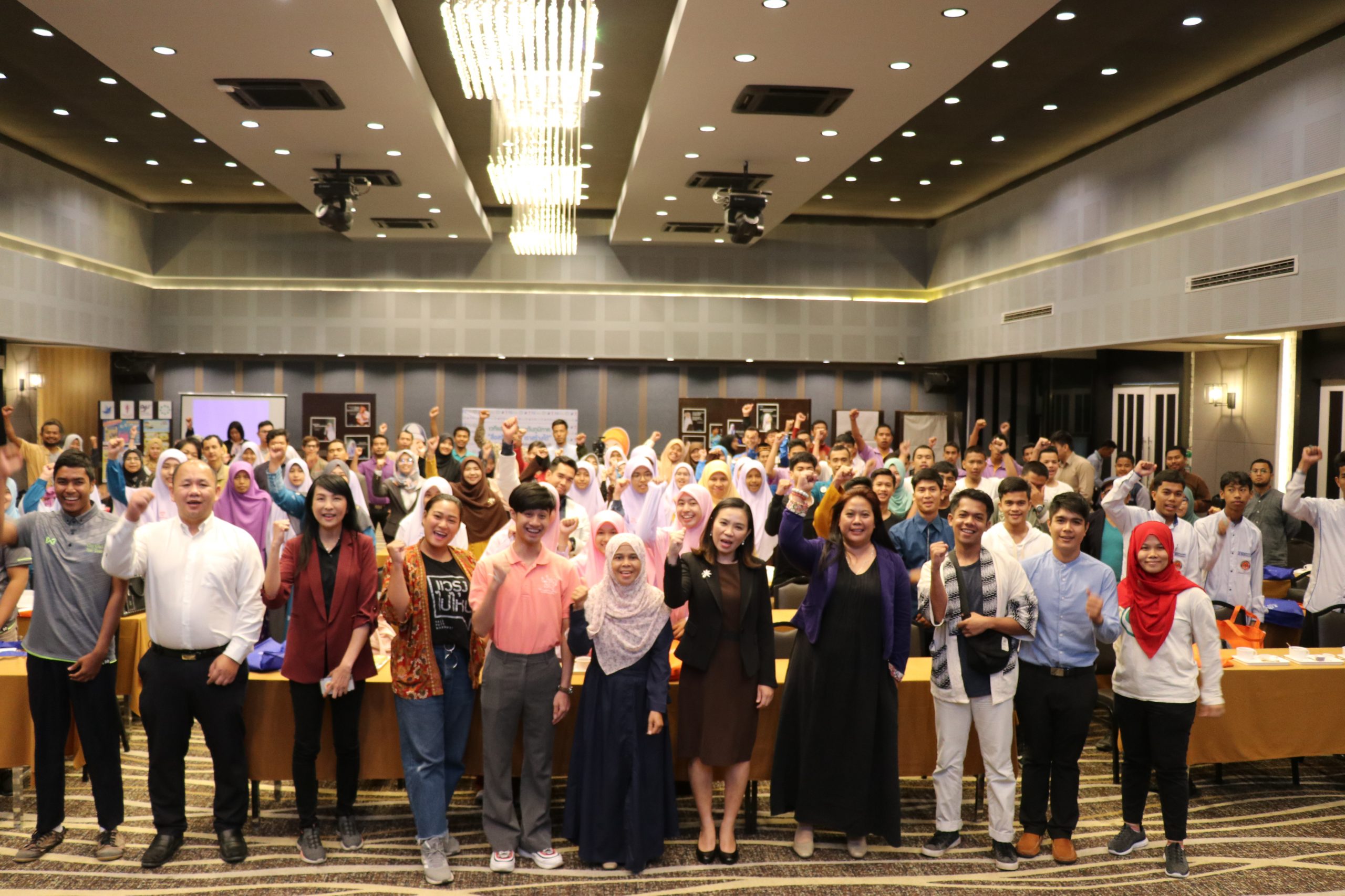 Pemuda Thailand Selatan Ikuti Forum Literasi Media Online