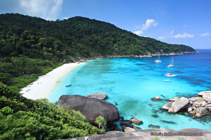 Turis Tak Boleh Menginap di Pulau Thailand Ini