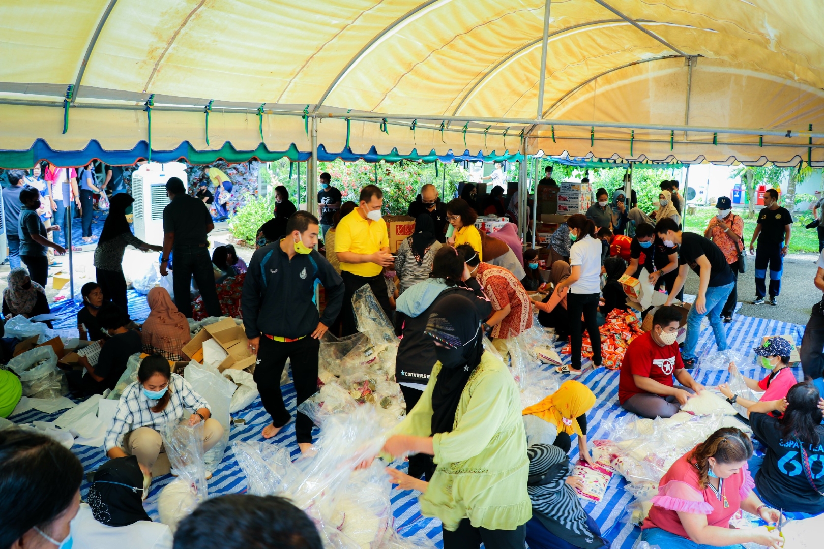 Ribuan Paket Bantuan Pangan Bagi Warga Thailand Selatan