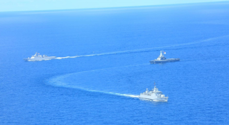 Angkatan Laut Indonesia dan Singapura Latihan Perang di Laut Natuna
