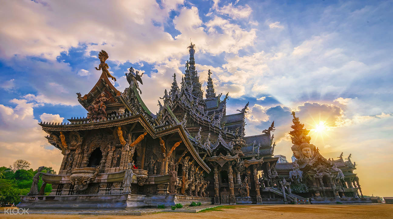 Menyibak Kemegahan Kuil Sanctuary of Truth di Pattaya Thailand
