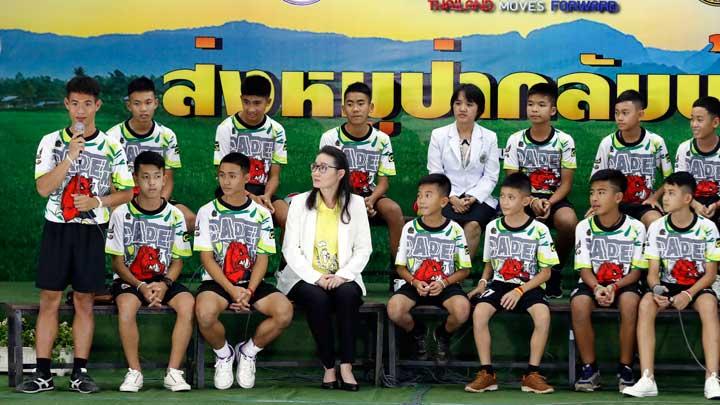 12 Remaja yang Selamat Setelah Terjebak di Gua Bertemu PM Thailand