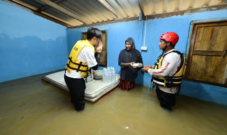 Bantuan Terus Berdatangan untuk Korban Banjir di Thailand Selatan