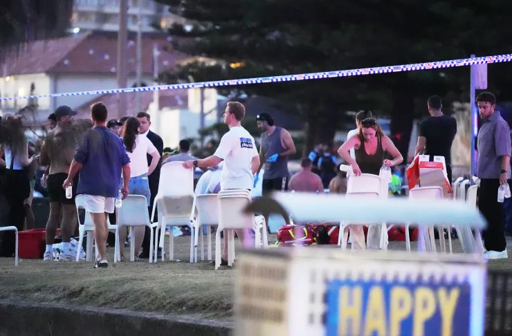 12 Orang Tewas dalam Aksi Penembakan di Festival Yahudi di Pantai Bondi Australia