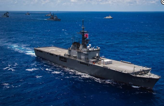 Jepang Kirim Kapal Kunisaki dan 3 Heli Bantu Padamkam Karhutla di Indonesia