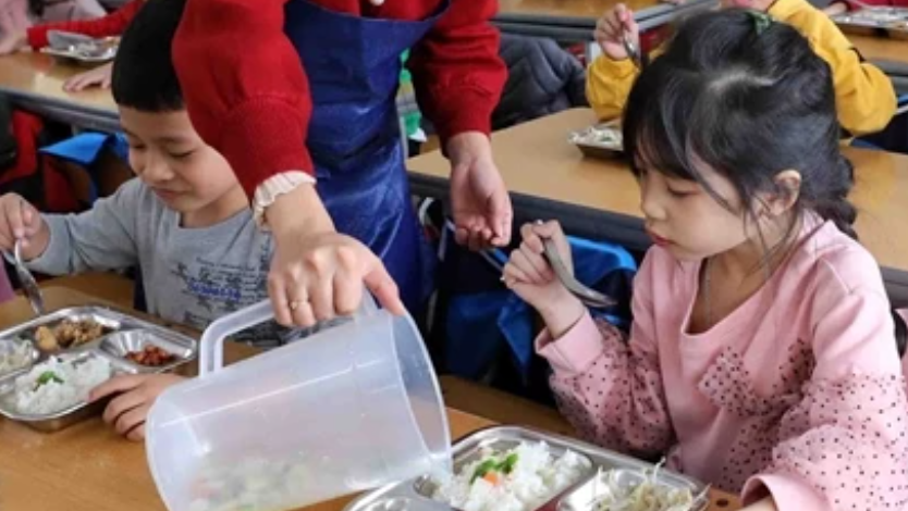 Warga Vietnam Ingin Makan Bergizi Gratis di Sekolah Seperti di Indonesia
