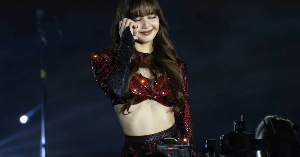 Pesona Lisa Blackpink pada Malam Pergantian Tahun di Bangkok