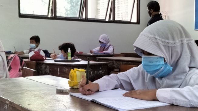 1.509 Sekolah di Jakarta Gelar Belajar Tatap Muka Terbatas Mulai Senin (27/9)