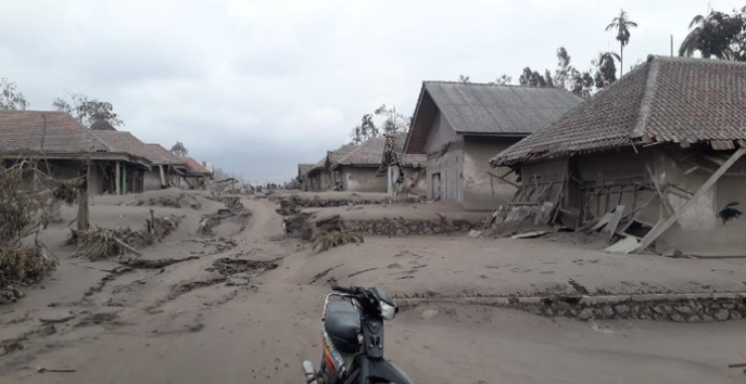 BNPB: Korban Meninggal Erupsi Semeru Menjadi 50 Orang