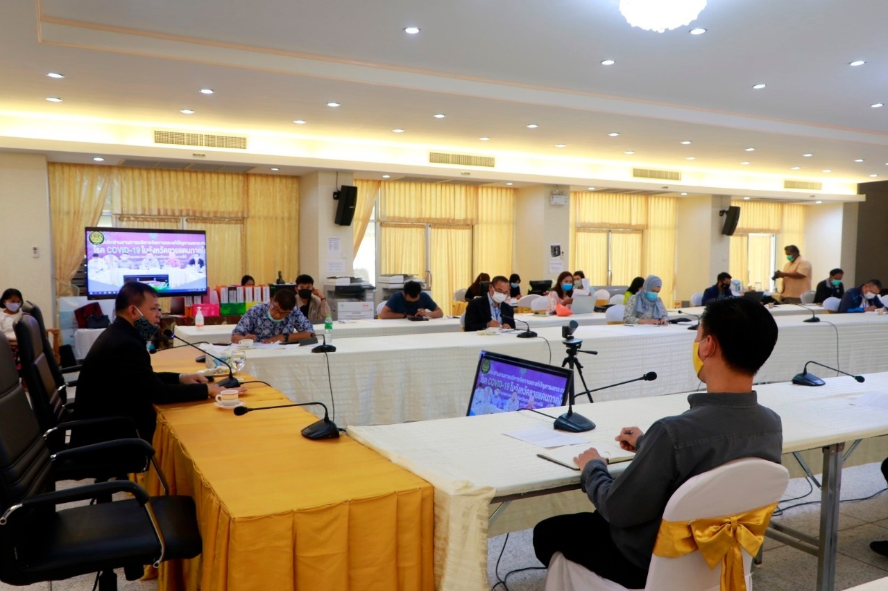 Petugas Medis dan Relawan Desa Garda Terdepan Lawan Covid-19